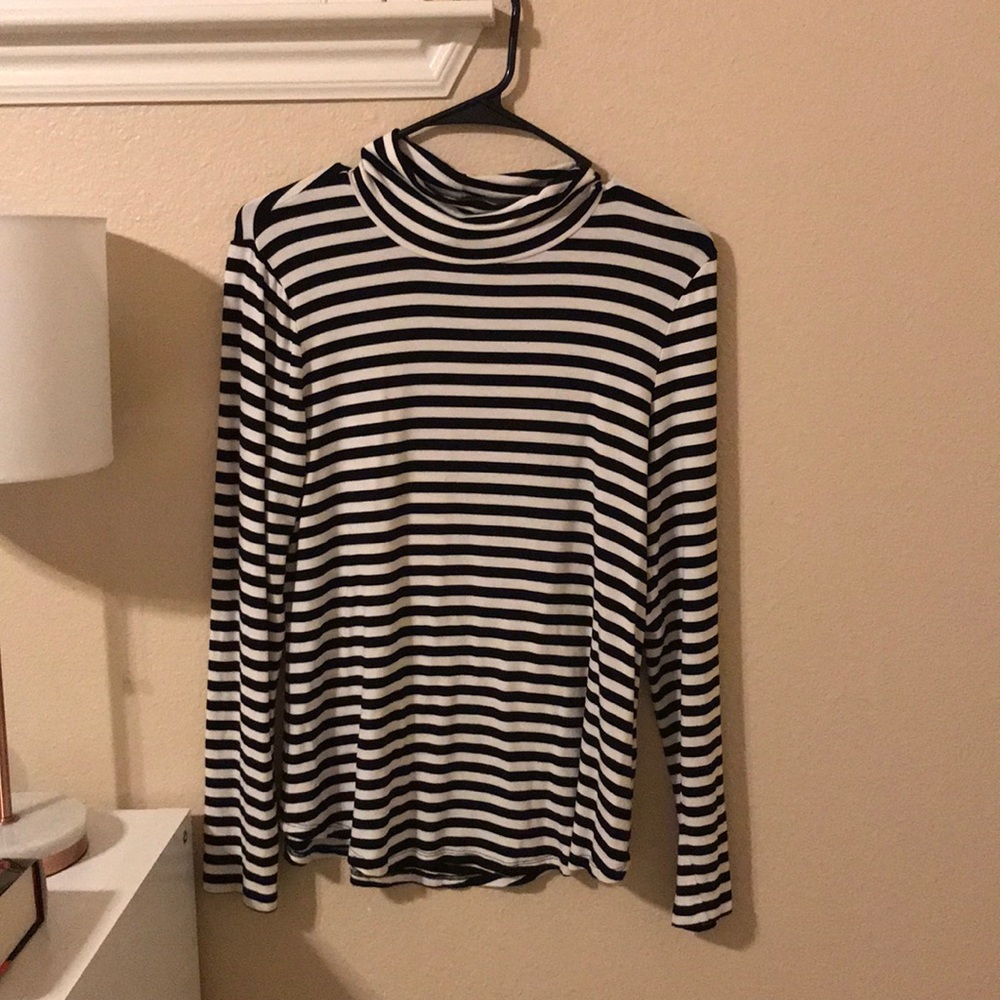 Striped turtleneck long sleeve shirt